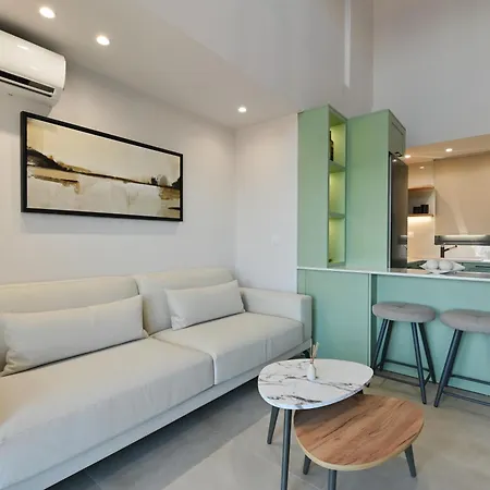 Eveline - Seaview & Short Walk To The Apartament Nikiana